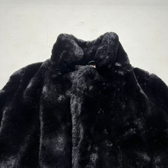 Victoria’s Secret Black Faux Fur Jacket Women’s Medium Short Coat Plush Soft - Picture 4 of 13